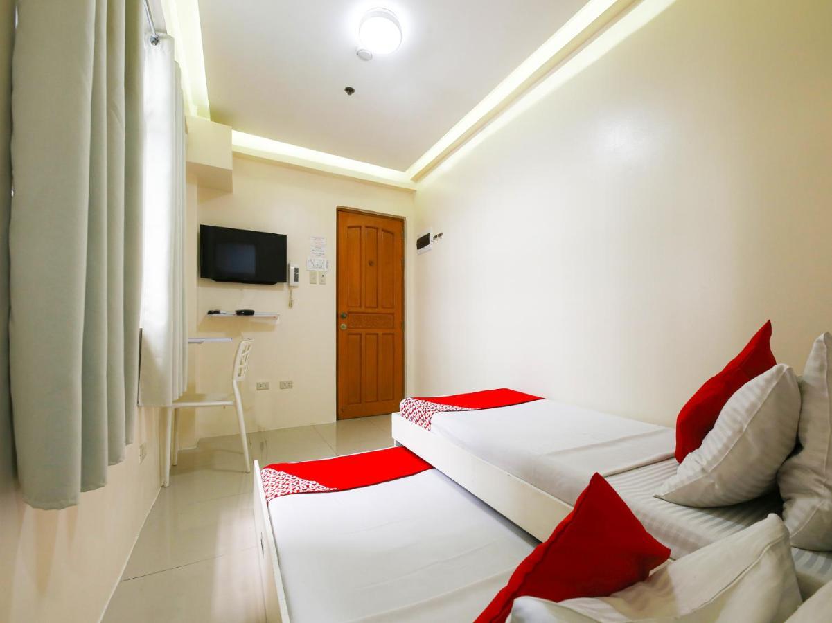 Oyo 783 Freemont Place Paranaque City Exterior foto