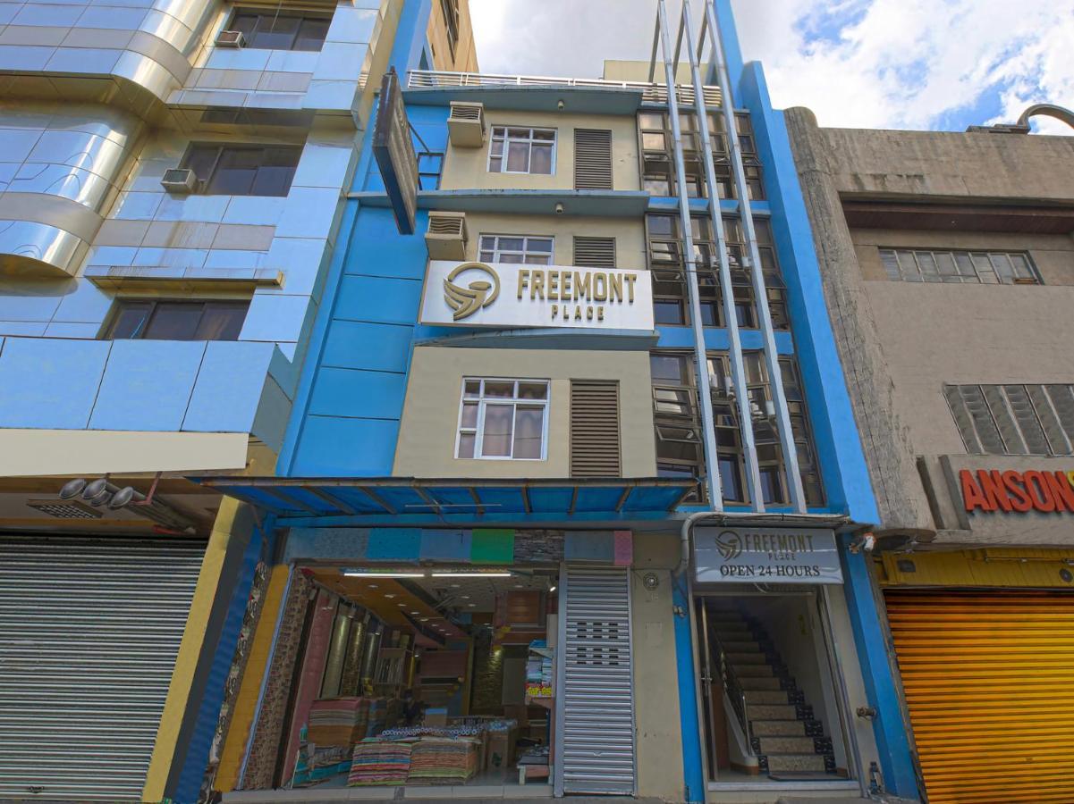 Oyo 783 Freemont Place Paranaque City Exterior foto